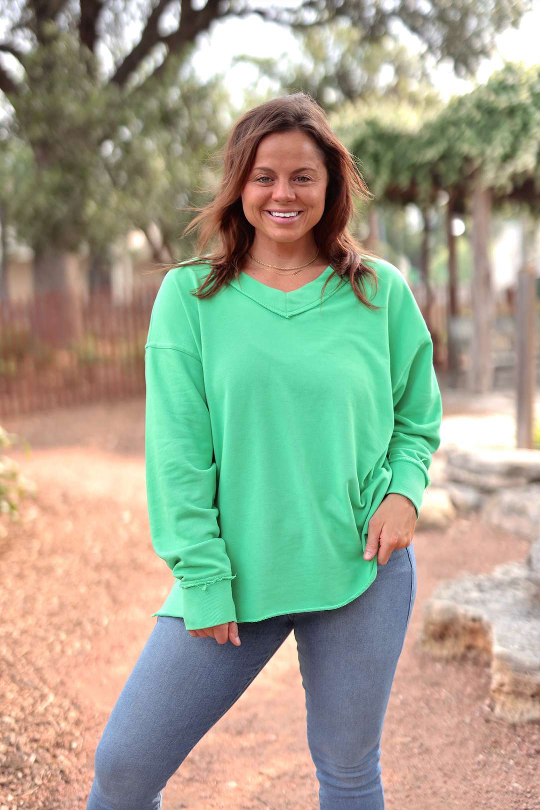 Oversized V-Neck Pullover - Long Sleeve (KIWI)